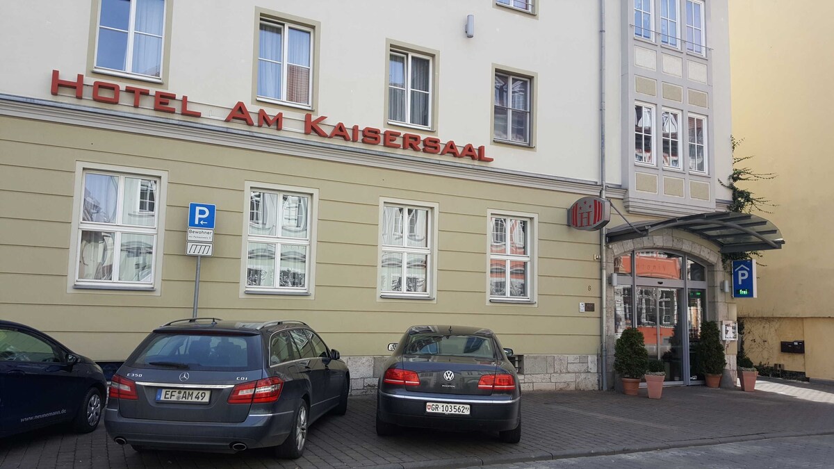 Hotel Am Kaisersaal - Doppelzimmer in Kategorie M 6